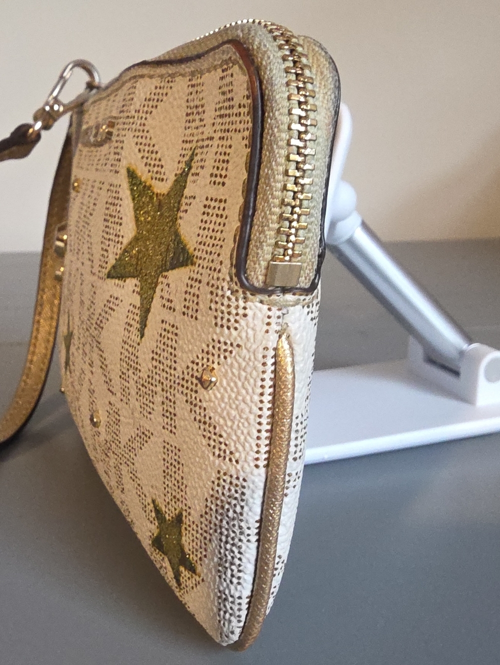 MICHAEL MICHAEL KORS Rocket And Stars Corner Zip Wristlet - Picture 7 of 11